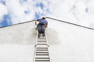 Peinture extérieure à Lourmais — façades et ravalement